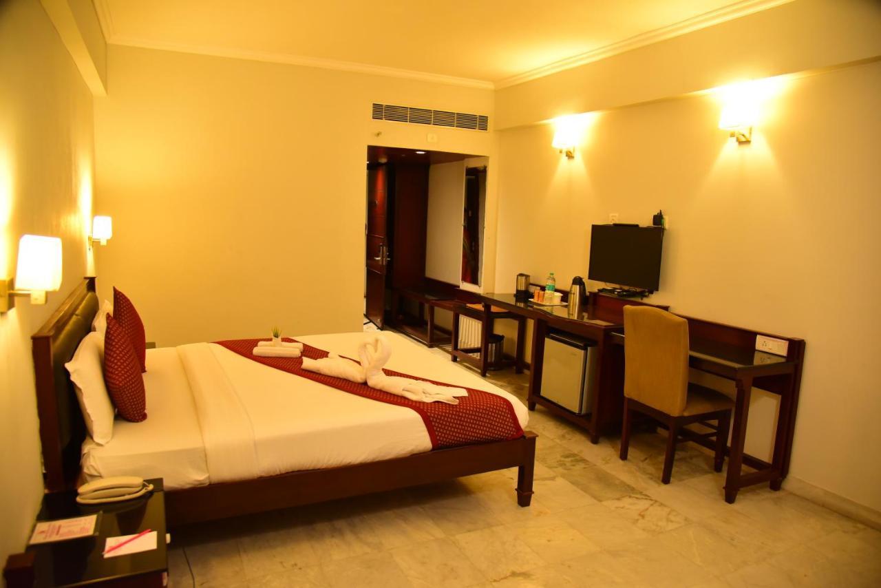 The Bhimas Residency Hotels Tirupati Bagian luar foto